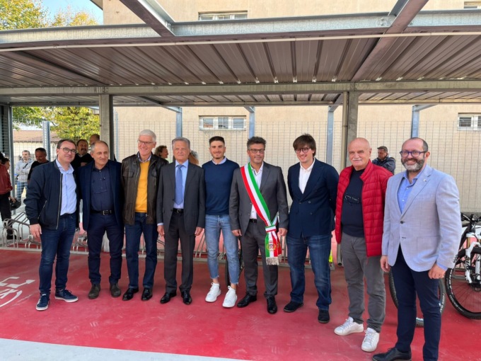 Isola, inaugurata ieri la tanto attesa ciclostazione di Terno