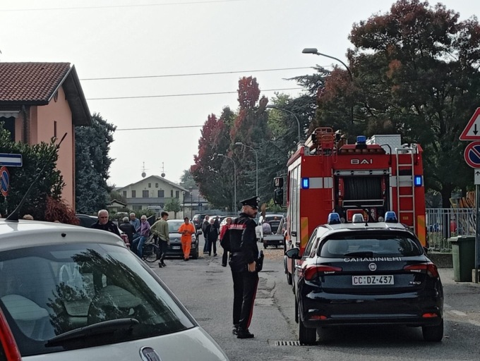 Precipita nel vuoto, muore anziano