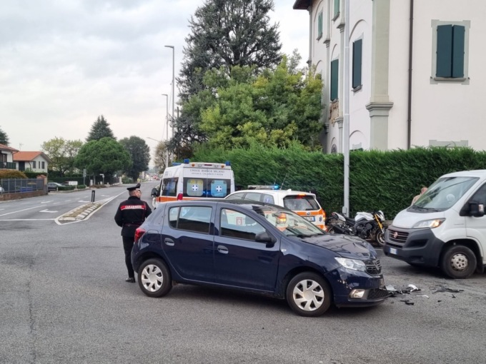 Incidente all’incrocio, ferito un motociclista