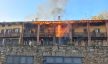 Grosso incendio in un complesso di villette FOTO e VIDEO