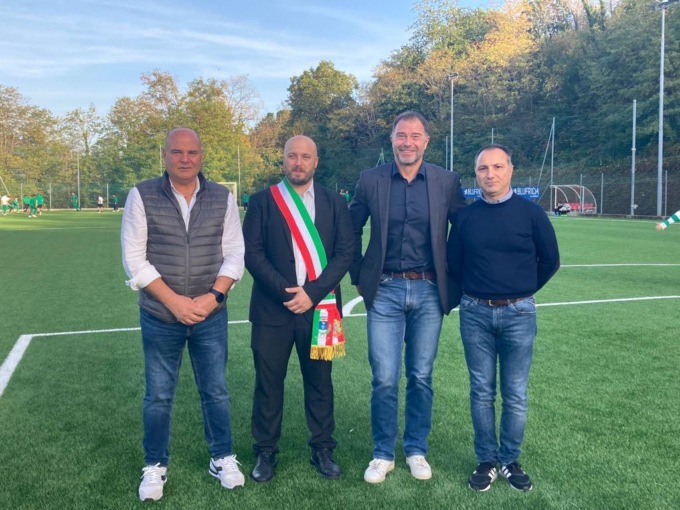 Tagliato il nastro del nuovo campo sintetico