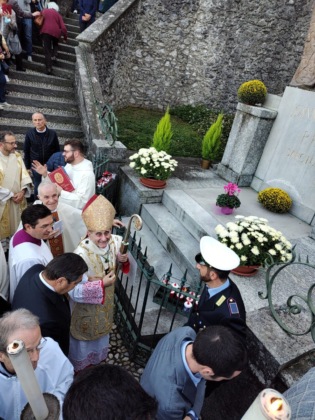 La Madonna del Bosco accoglie l’arcivescovo Delpini, tutte le foto
