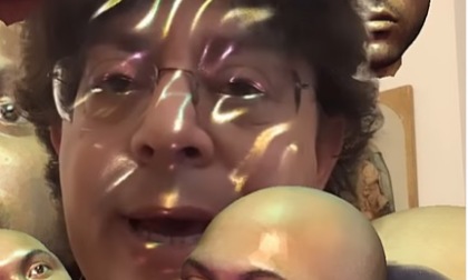 Don Marco Rapelli, prete influencer… per scherzo: “Voglio un milione di follower”