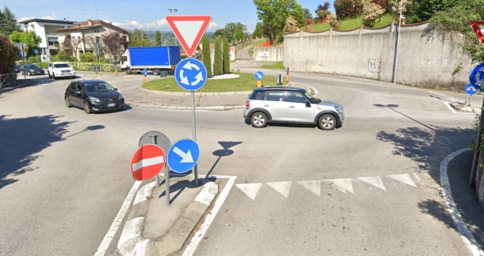 Chiude via Volta a Monticello Brianza, possibili disagi