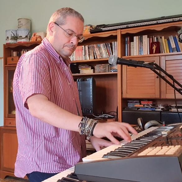 Violenza contro le donne, l’omaggio di Franco Crippa