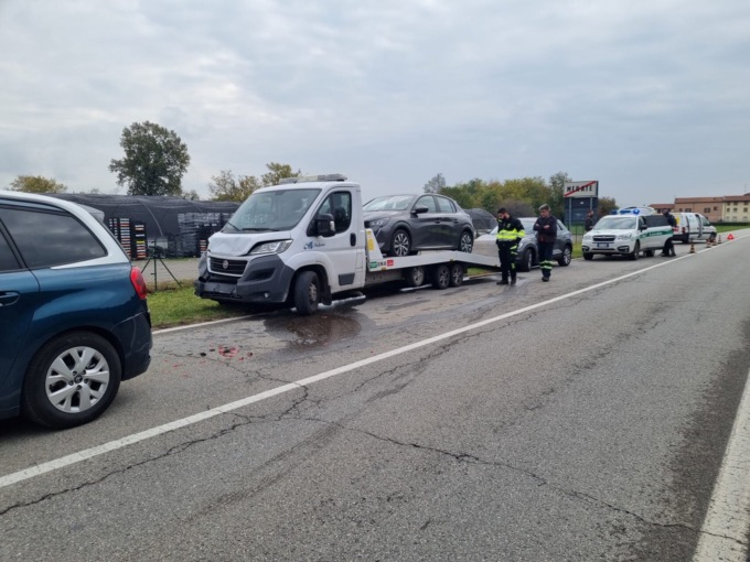 Tamponamento a catena, 4 mezzi coinvolti