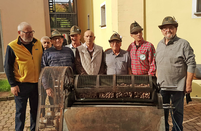 Castagnata con gli Alpini alla Rsa Monzini