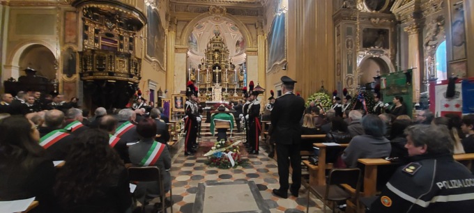 Ultimo saluto a Doriano Furceri, maresciallo ucciso dal collega in caserma FOTO e VIDEO