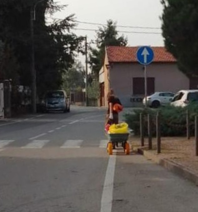 Giorgia, a 14 anni, raccoglie i rifiuti per hobby