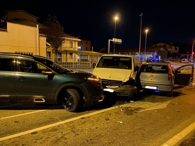 Incidente a Cernusco per un colpo di sonno al volante