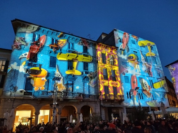 Le Luci su Lecco vestono la città di Natale