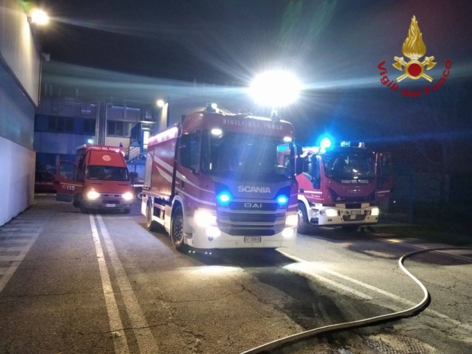 Esplosione in azienda, grande paura