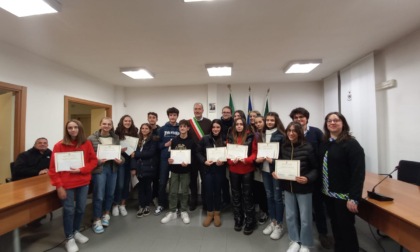 Premio al merito per 17 studenti di Calco, tutte le foto