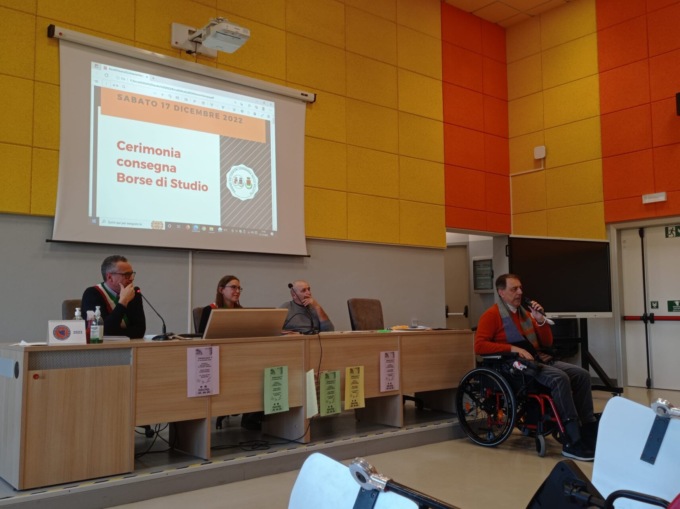 La Valletta Brianza, consegnate le borse di studio