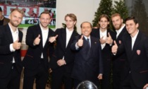 Berlusconi, frase sessista alla festa del Monza: "Vi porto un pullman di t..."