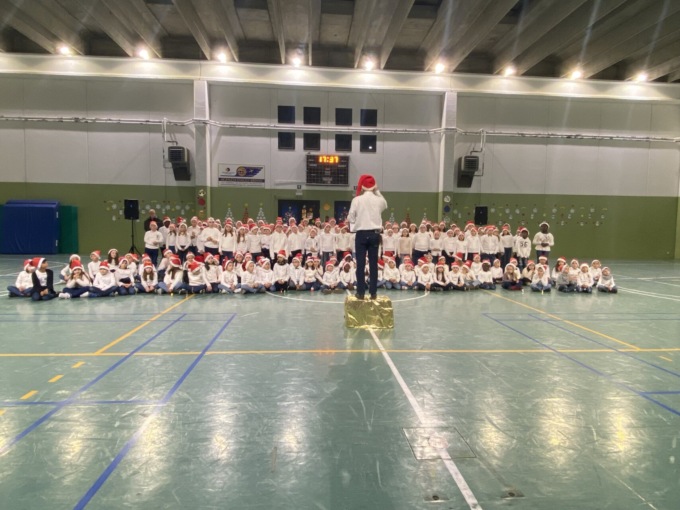 Recita di Natale, i bambini cantano l’inno ucraino