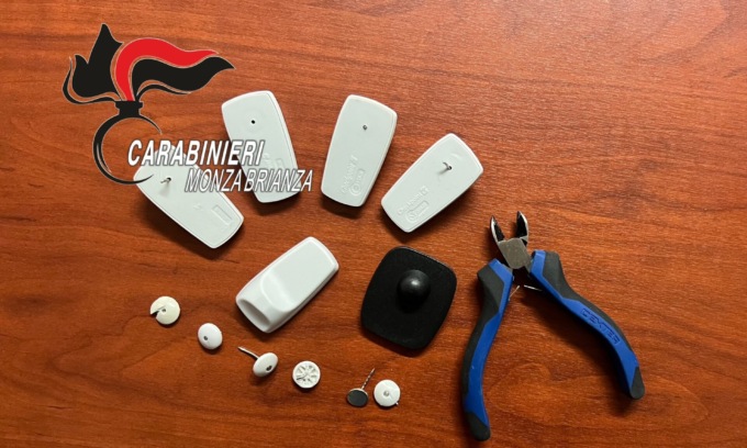 Ladro tenta di rubare sei felpe griffate, arrestato