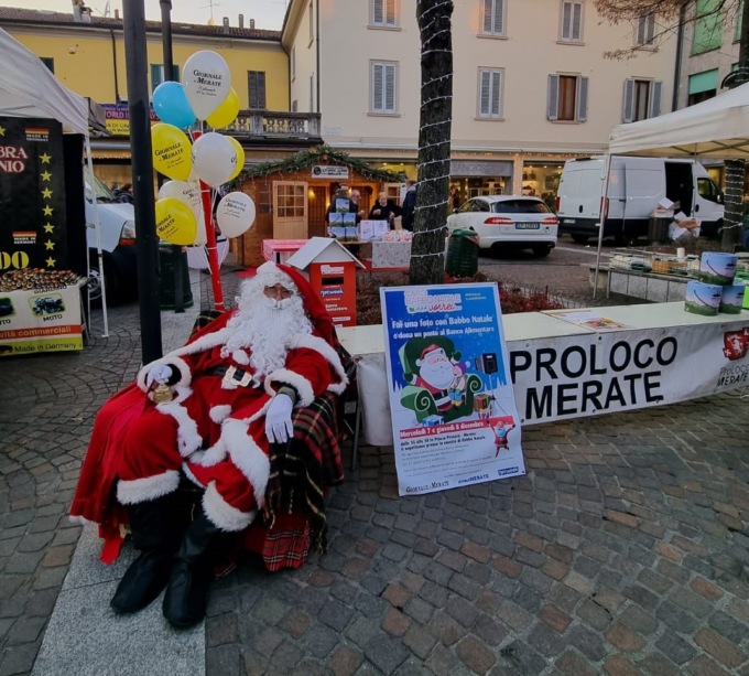 Venite a trovarci in piazza per una foto con Babbo Natale