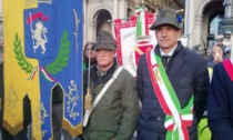 Gli Alpini del meratese in piazza Duomo