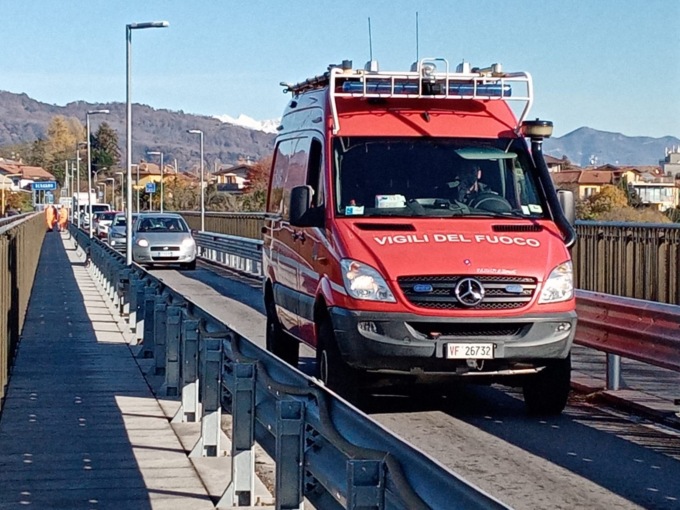 Allarme suicidio al ponte San Michele, sul posto i soccorsi