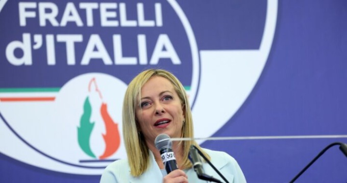 Fratelli d’Italia inaugura il circolo di Merate, ma inciampa sui relatori