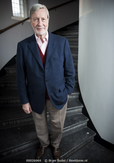 Il filosofo Gianni Vattimo vuole sposarsi in Brianza, ma la Procura blocca le nozze