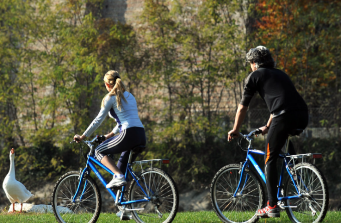 Mobilità dolce lungo l’Adda: 10 mila euro al Comune per comprare biciclette