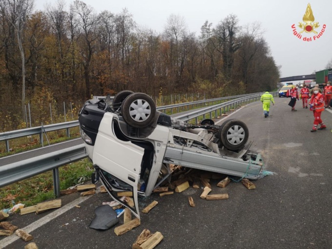 Grave incidente sulla statale 36, coinvolti due veicoli