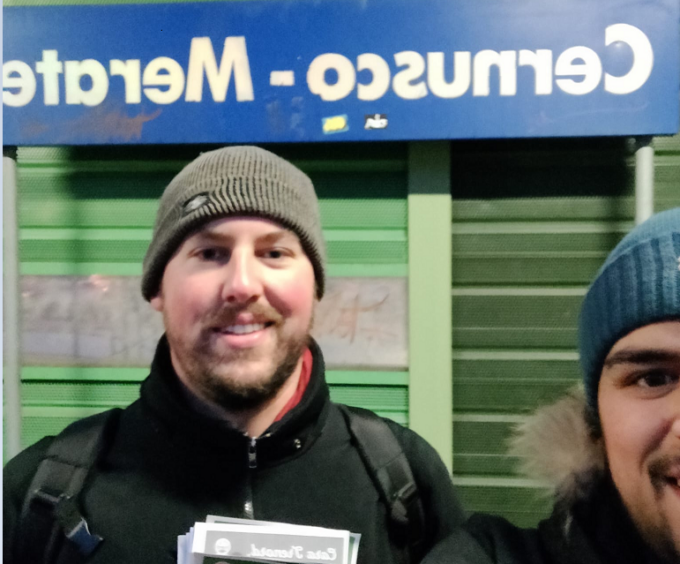 Proteste nelle stazioni meratesi contro i disservizi di Trenord