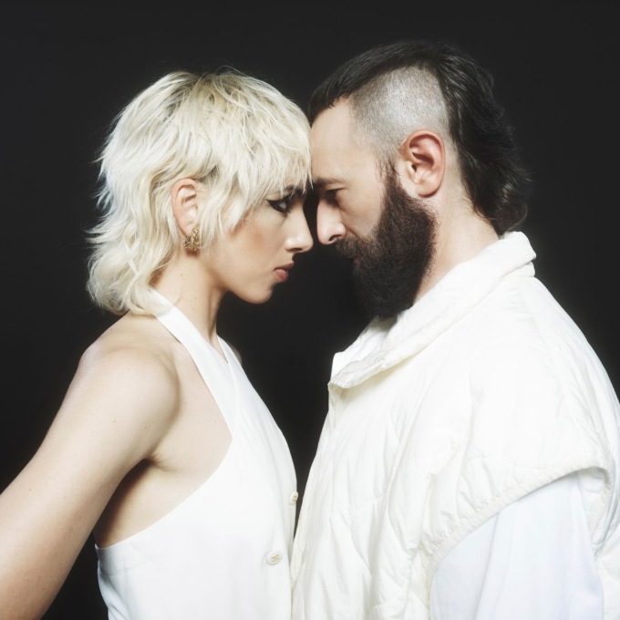 I Coma Cose in Brianza per uno shooting