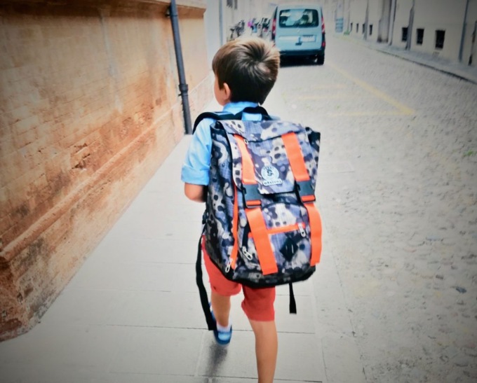 Ragazzino pedinato mentre andava a scuola