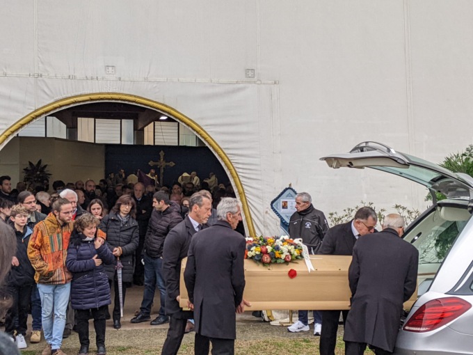 In tantissimi per l’ultimo saluto a Filippo Panzeri, morto nello schianto
