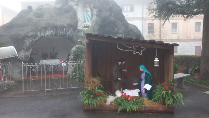 Ruba Gesù Bambino e poi… si pente