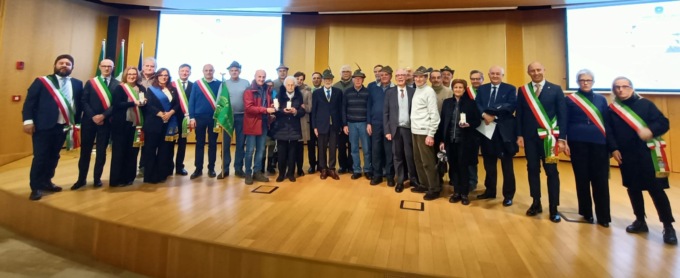 Giornata della memoria: consegnate le medaglie ai parenti dei deportati. “Impegniamoci perchè l’orrore non torni”