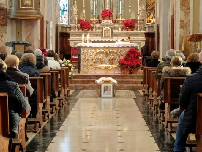 In moltissimi per il funerale di Padre Vittorio Ferrari