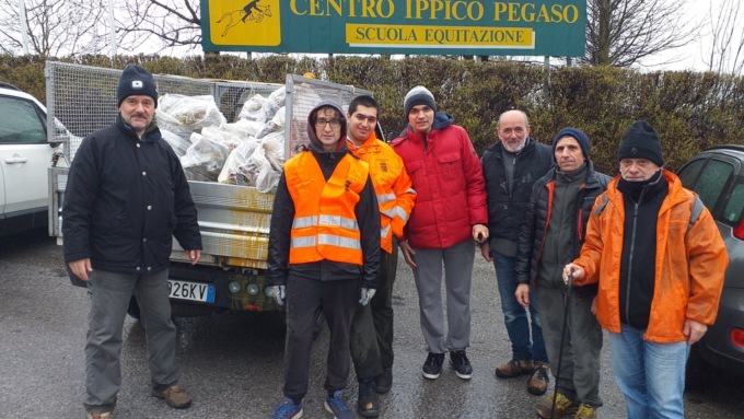 Nemmeno il maltempo ferma i volontari: successo per la giornata ecologica