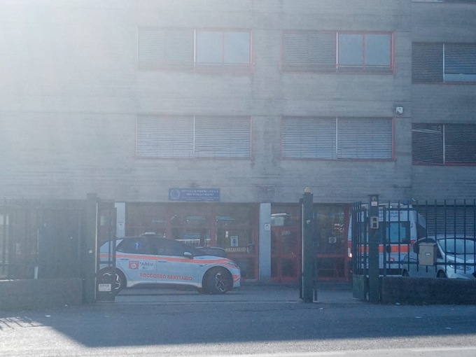 Malore a scuola, soccorso un ragazzo