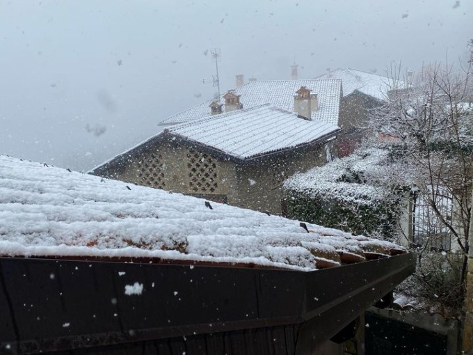 E’ tornata la neve in Brianza: nevica nel Meratese