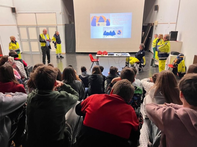 Protezione civile in cattedra alle medie di Casatenovo