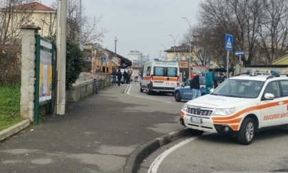 Tragedia in stazione, travolta una giovane