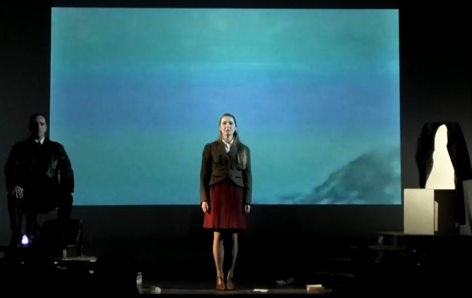 Spettacolo sulla Shoah interrotto da un professore negazionista VIDEO