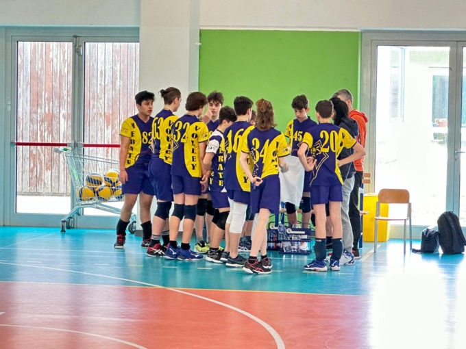 As Merate Volley, troppi alti e bassi: la Caratese sbaglia meno e si aggiudica il match