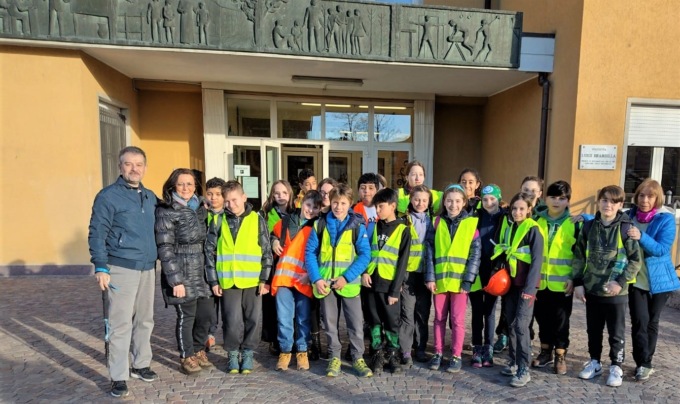 Studenti a lezione di sicurezza con la Protezione Civile