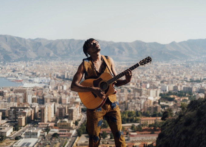 Musica Antimafia 2023: il Consorzio Villa Greppi ospita Chris Obehi