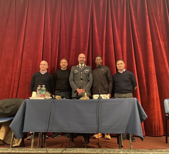 Fausto Desalu presenta il suo nuovo libro