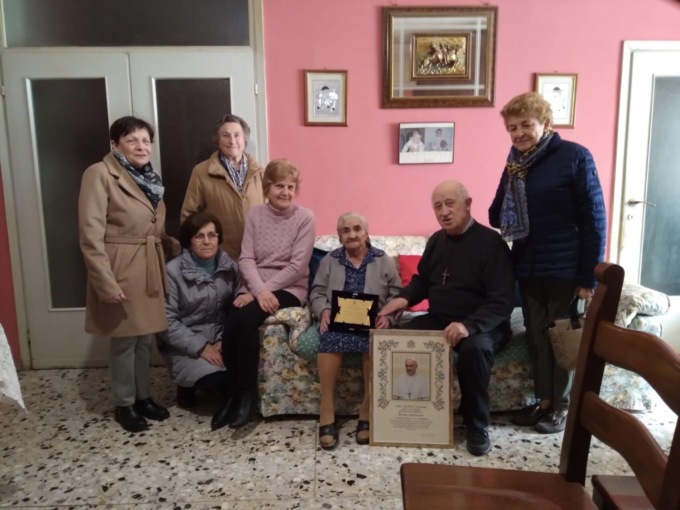 La signora Teresa taglia il traguardo dei 100 anni