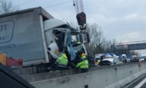 Maxi incidente in autostrada, coinvolto un autista brianzolo