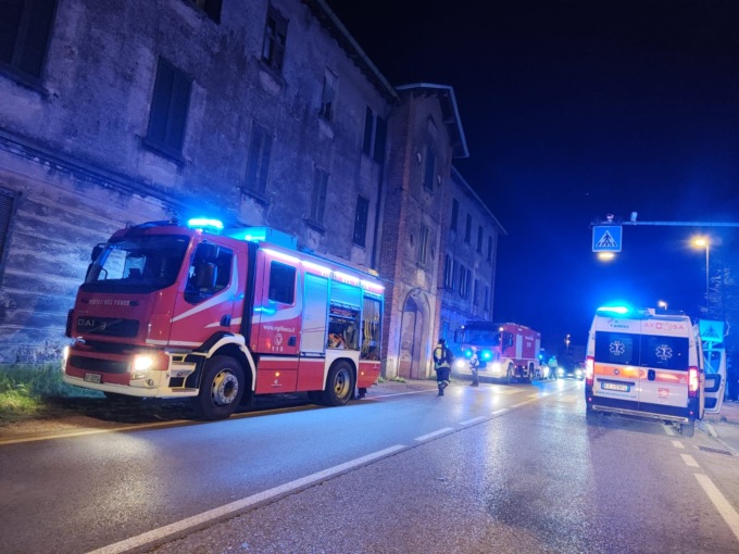 Allarme incendio in Cascina Isabella, paura per i residenti