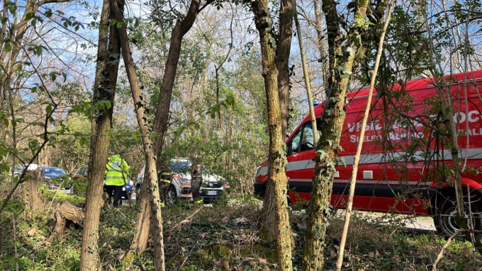 Bulciago: trovato il cadavere di un uomo nel bosco
