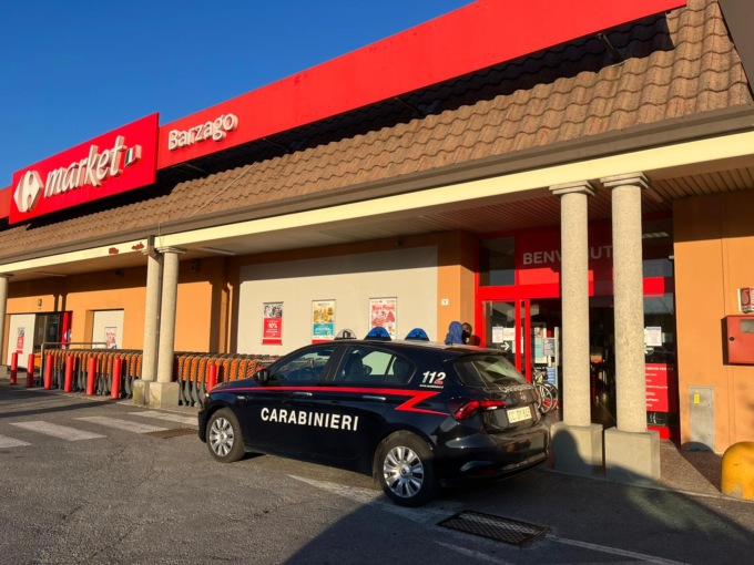 Puzza di gas, panico al supermercato